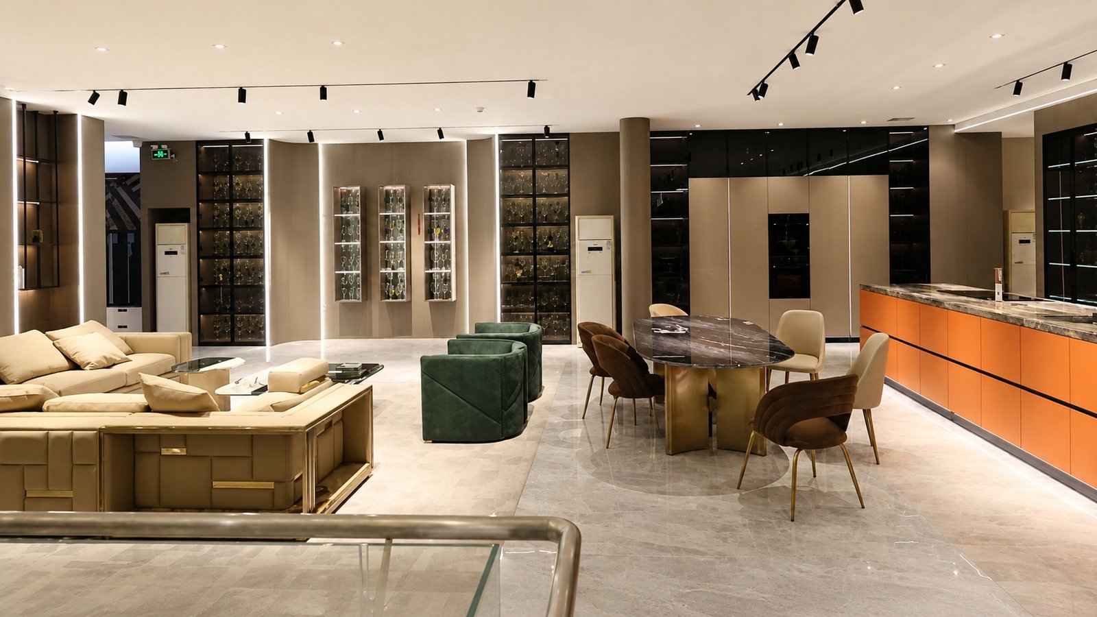 Showroom Display 05